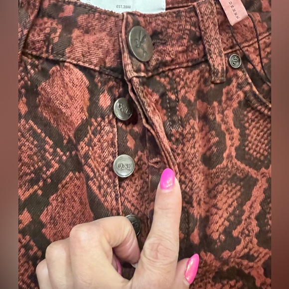 One Teaspoon Bonitas High Waist Denim Shorts Python Snake Print Size 26 AU/ 4 US - Picture 11 of 14